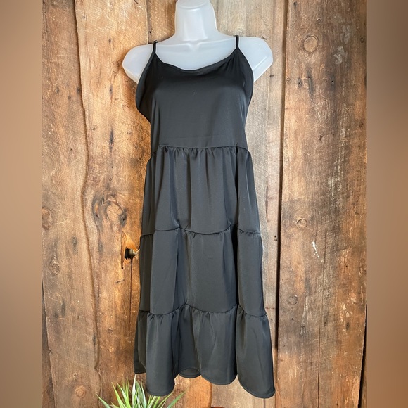 Beachsissi Black Loose Ruffle Dress - Size Small - NWT - Picture 3 of 5